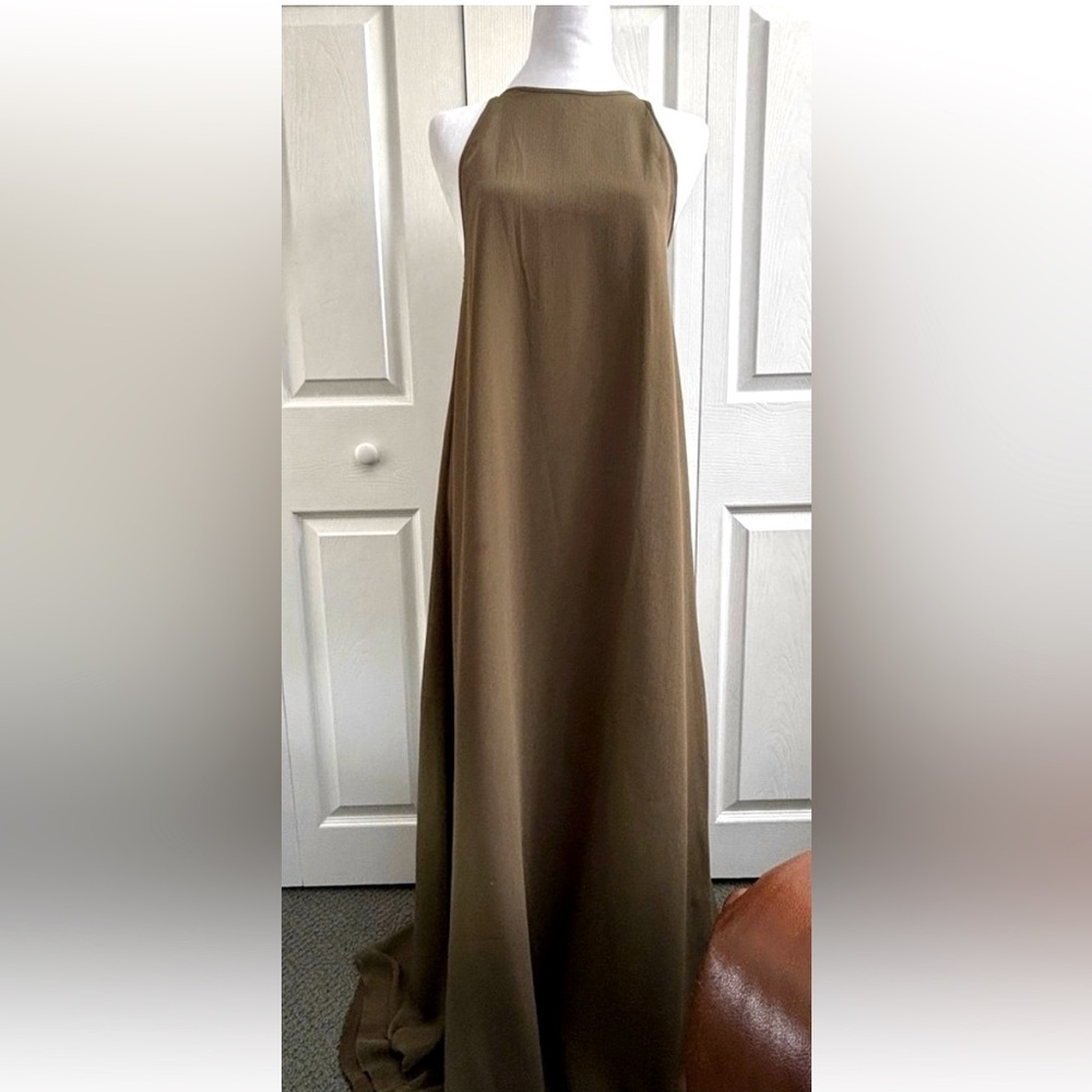 PARFOIS Elegant Olive Halter Gown - Picture 2 of 5
